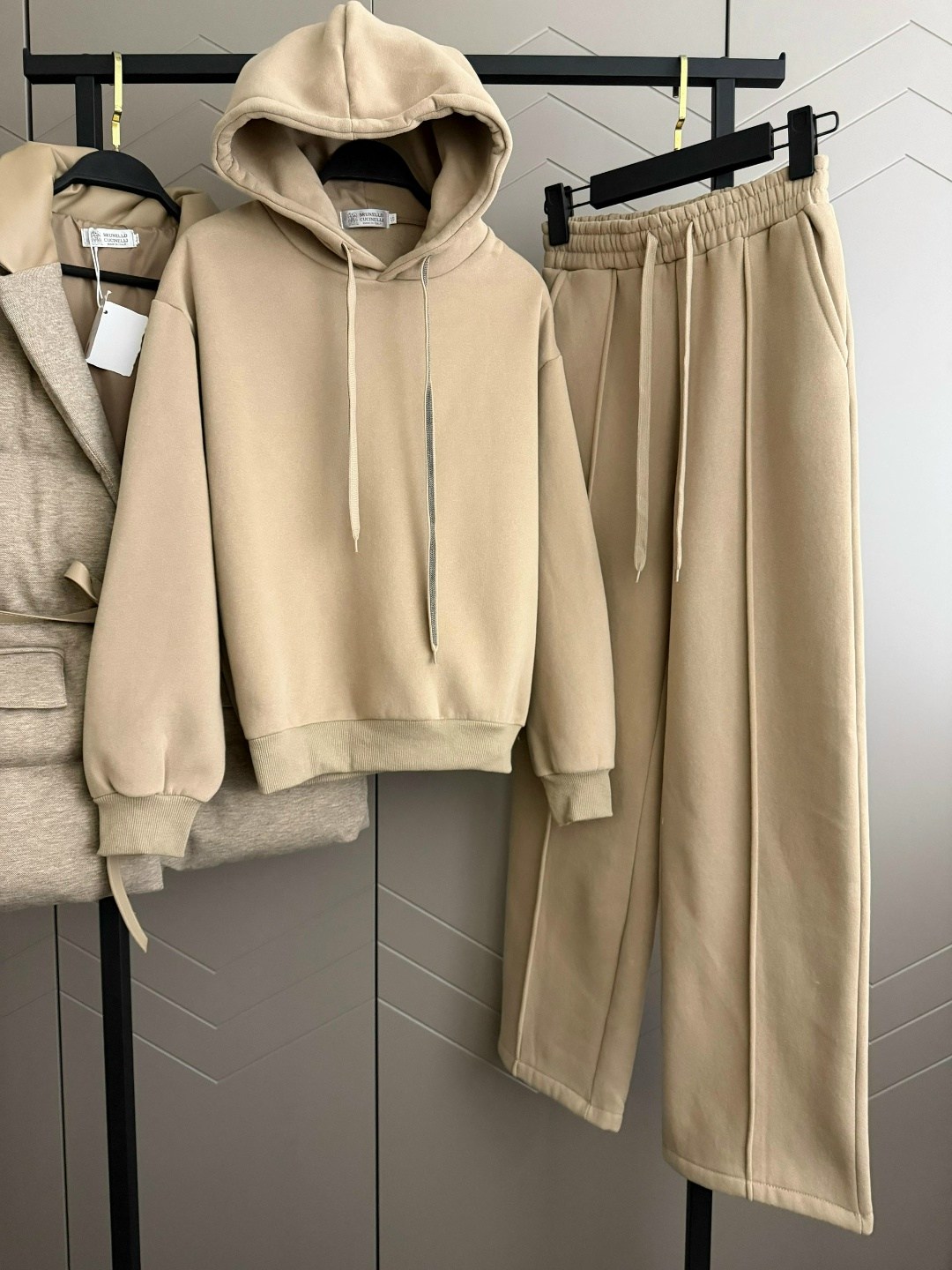 костюм тройка женский,бежевый костюм,костюм на флисе,стильные костюмы,женский костюм на флисе