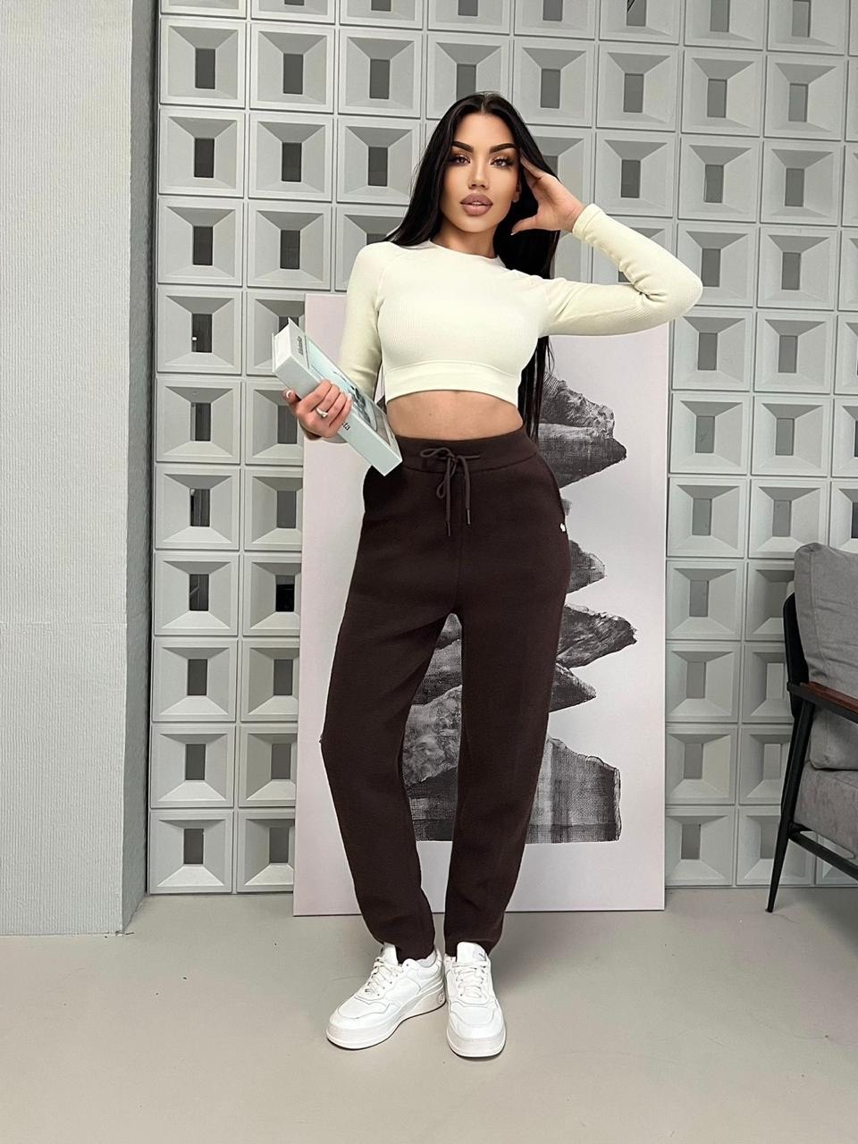 бежевый костюм,бежевые брюки,костюм трикотажный,трикотажные брюки,теплый вязаный костюм