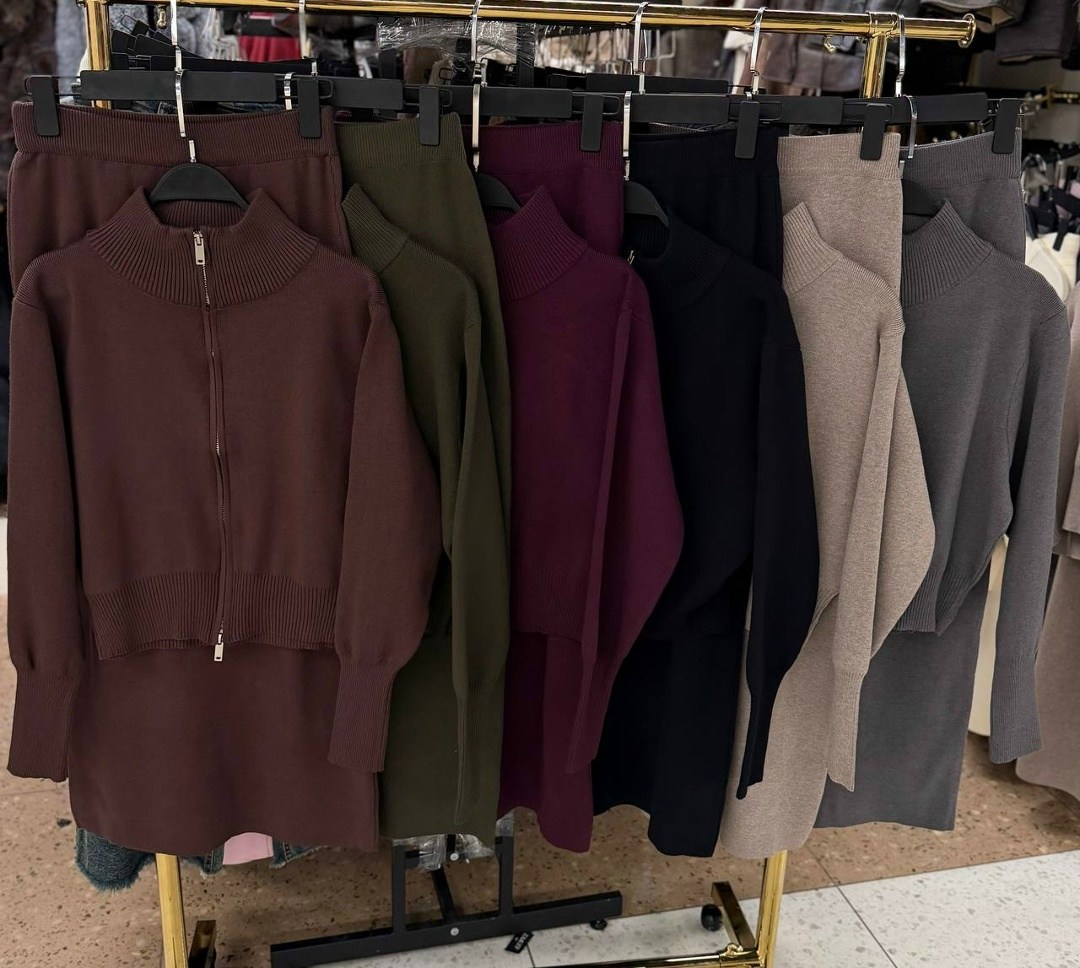 костюм повседневный,трикотажные костюмы,костюм трикотажный с юбкой,вязаный костюм с юбкой,женские костюмы с юбкой