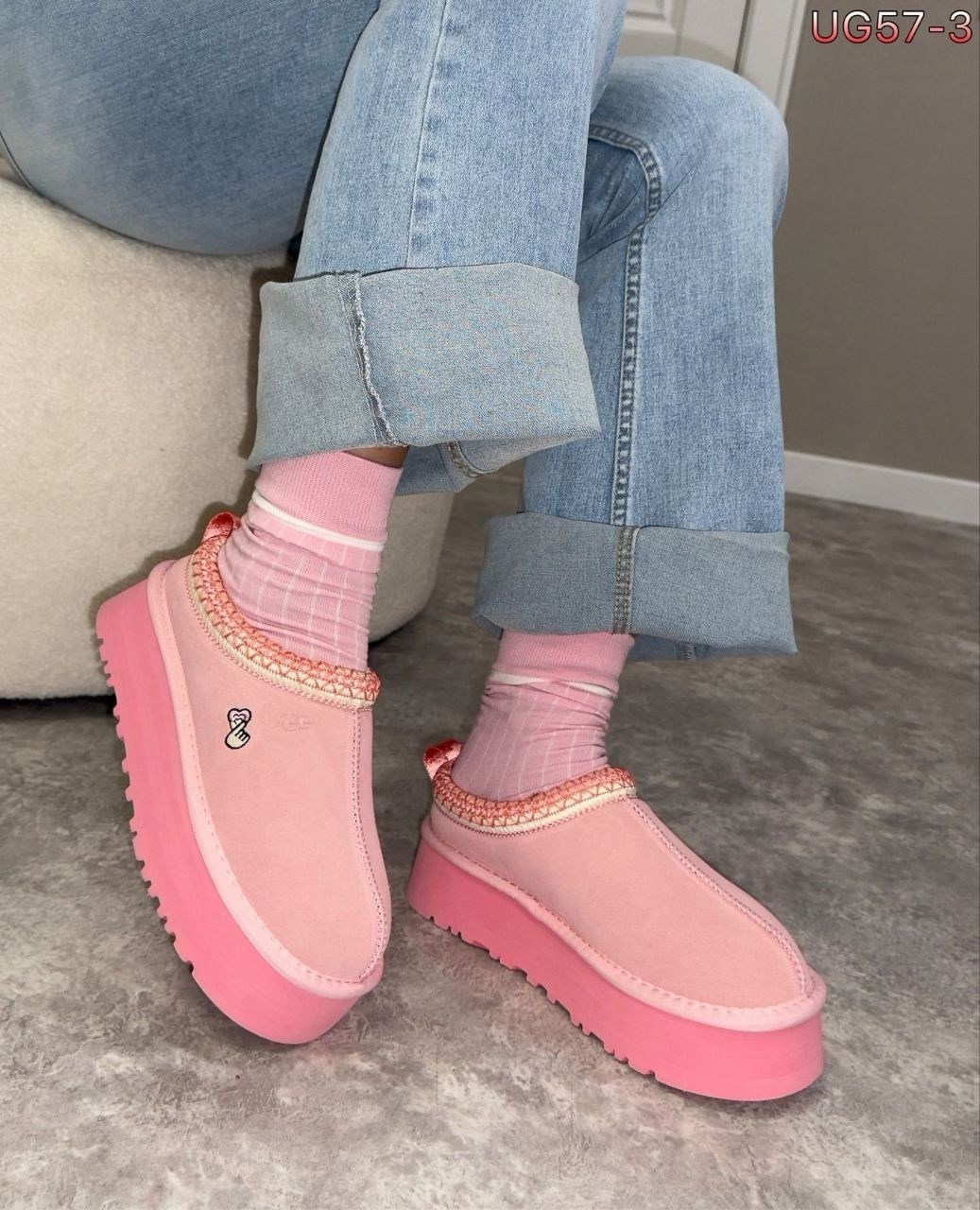 ,розовые тапочки,женская ,обуви,розовые кроссовки