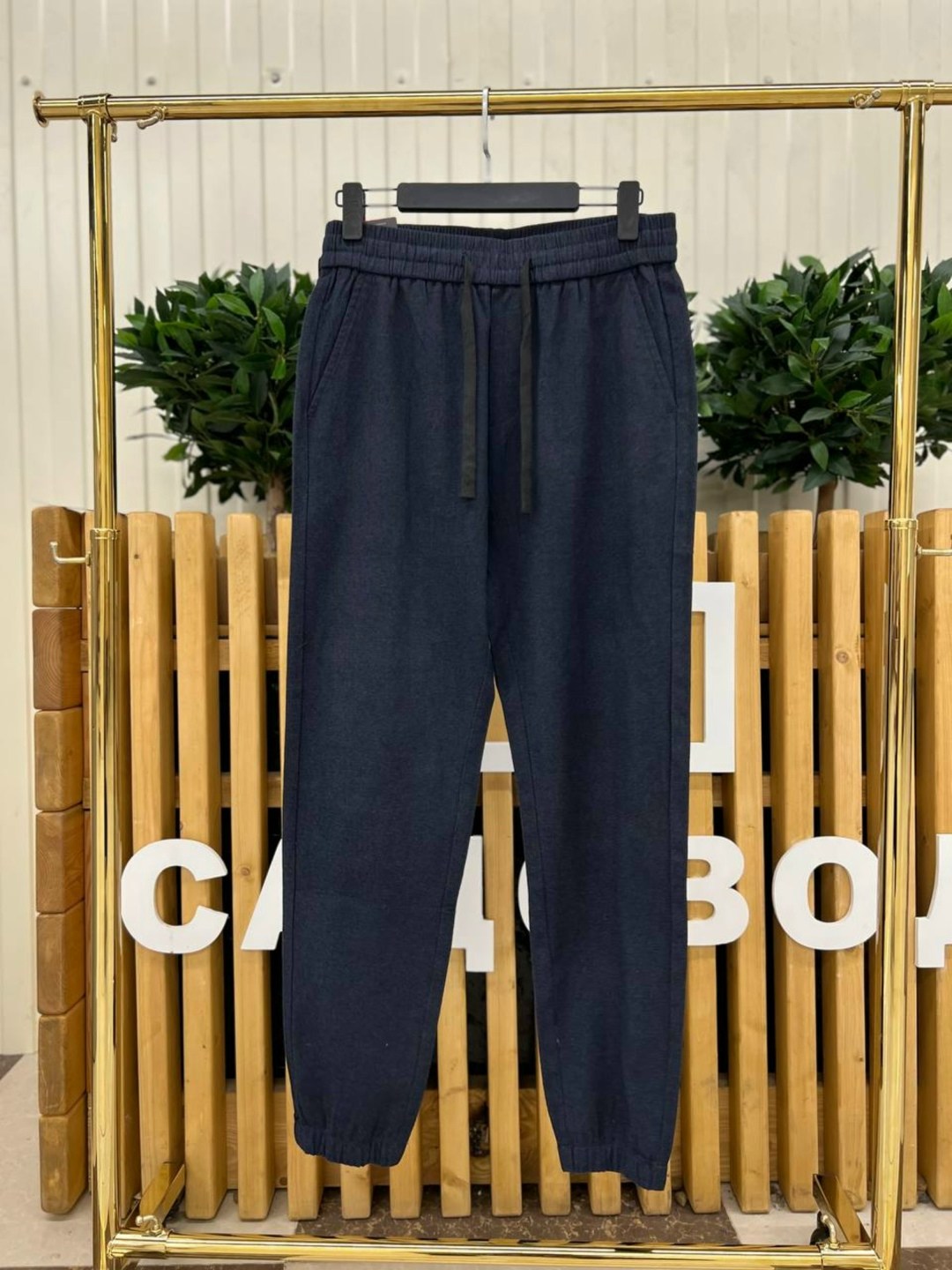 спортивные брюки,трикотажные брюки,спортивные брюки повседневные,брюки на завязках,карманы на трикотажных брюках