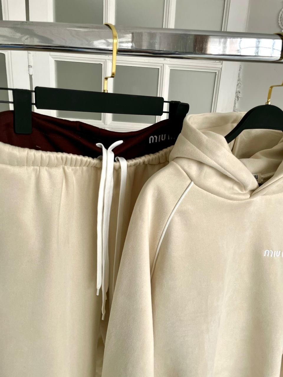 стильные куртки,стильные пуховики,модная куртка,костюм бежевый,демисезонная куртка