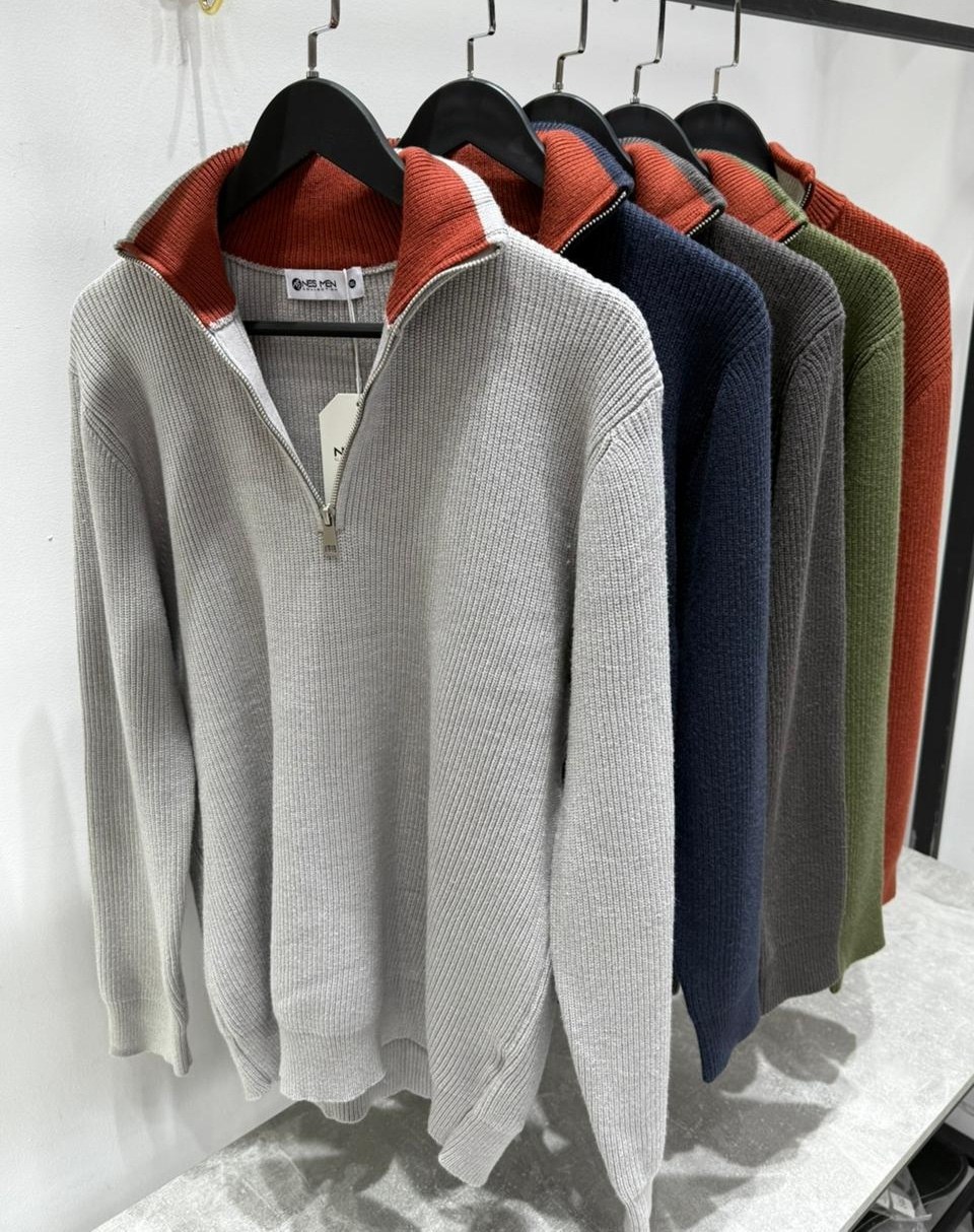 свитер с воротником,трикотажный свитер,стильный свитер,свитера с капюшоном,теплый свитер