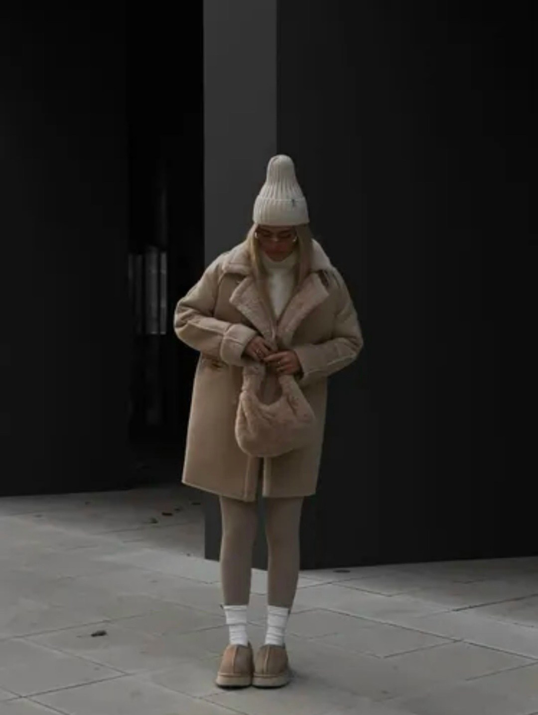 дубленка удлиненная,стильная дубленка,пальто средней длины,серая дубленка женская,стильное пальто