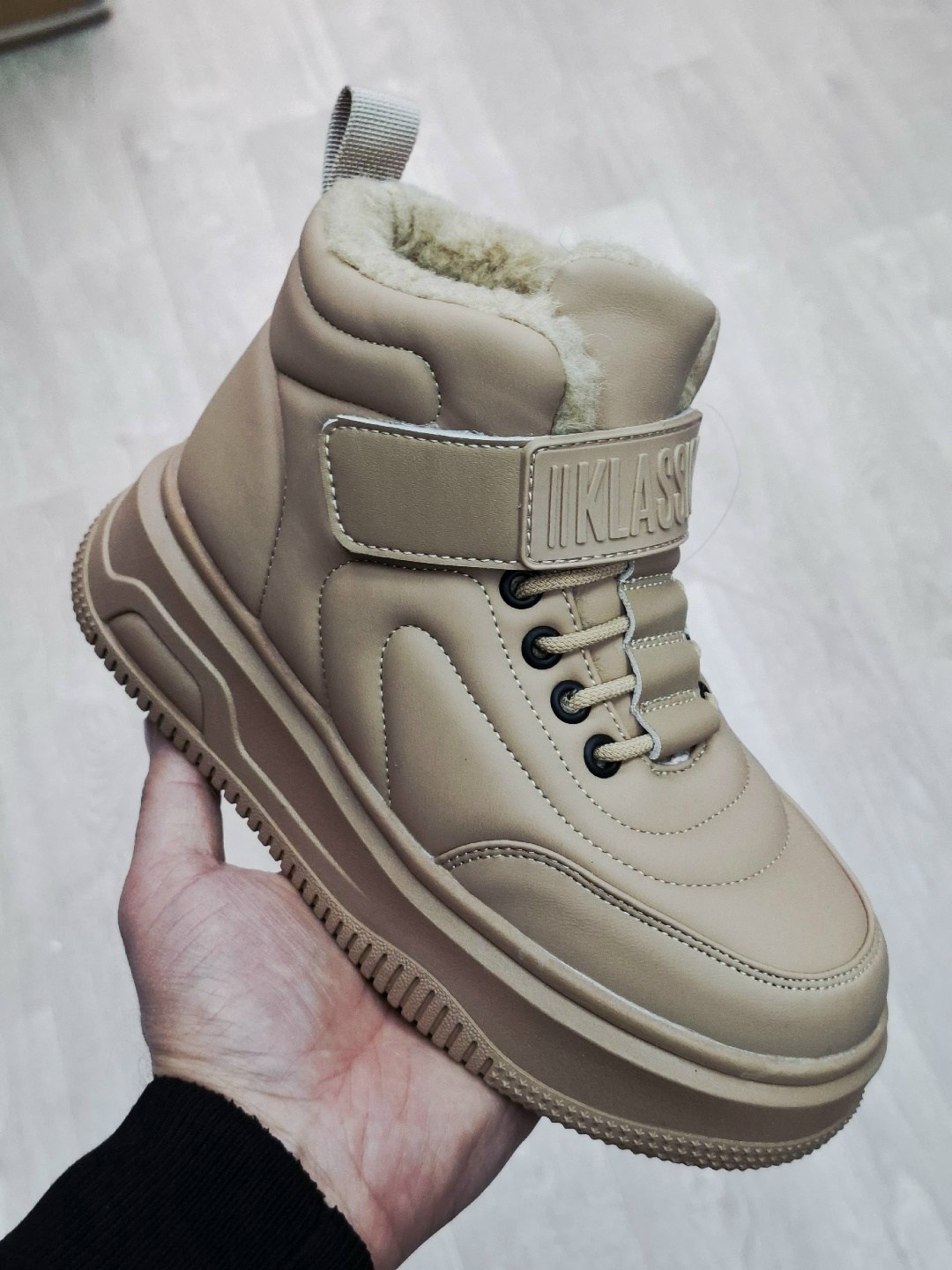 ,женская зимняя ,зимняя ,зимние кроссовки женские,ботинки женские