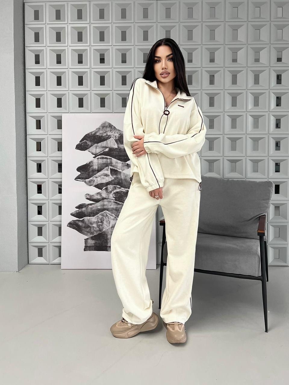 трикотажные костюмы,стильные костюмы,костюмы женские,костюмы спортивные женские,бежевый костюм