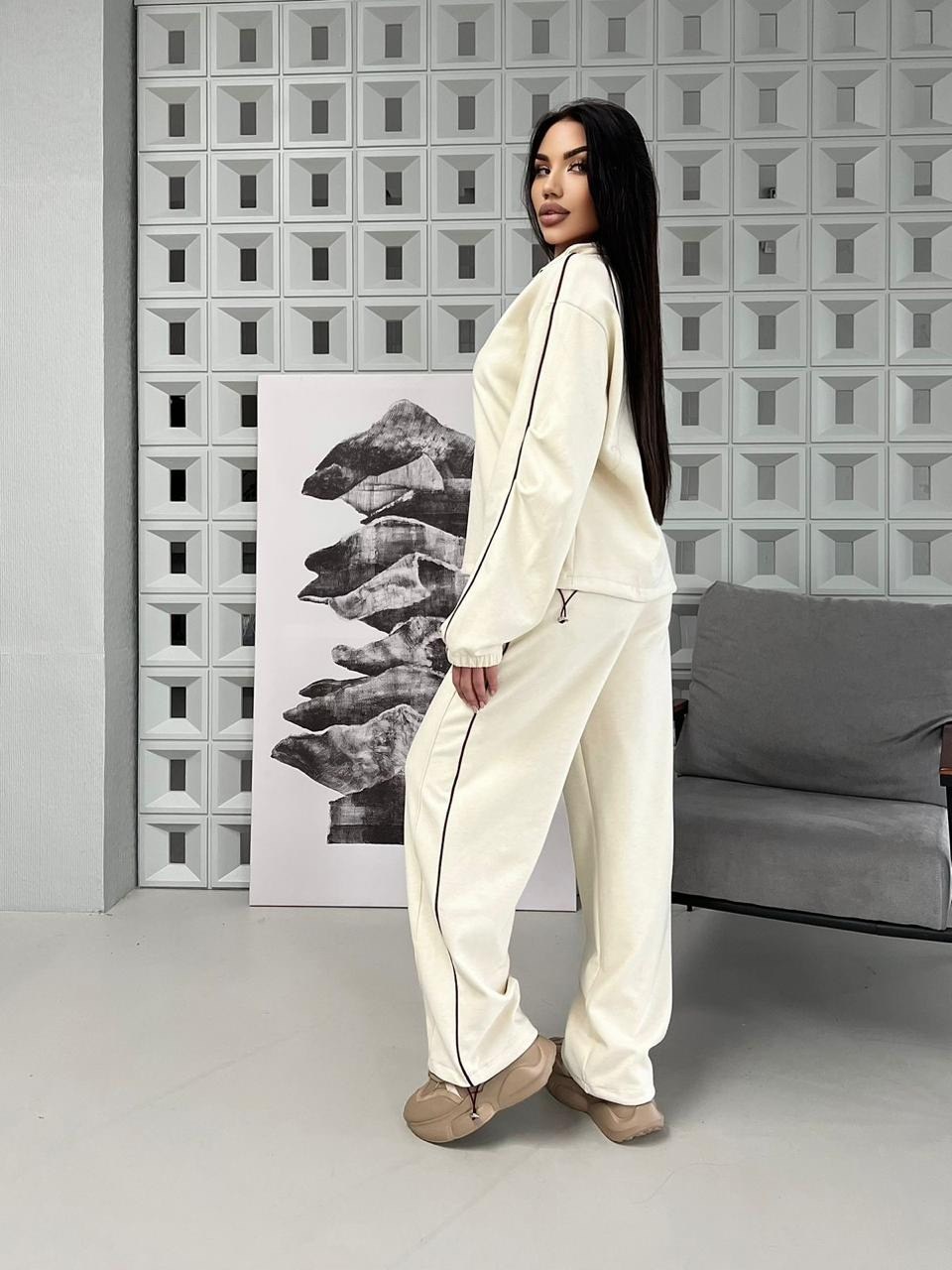 трикотажные костюмы,стильные костюмы,костюмы женские,костюмы спортивные женские,бежевый костюм