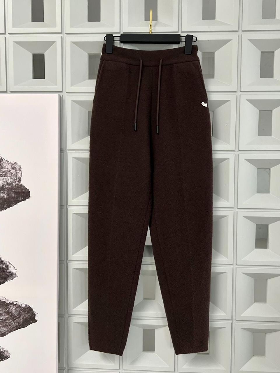 бежевый костюм,бежевые брюки,костюм трикотажный,трикотажные брюки,теплый вязаный костюм