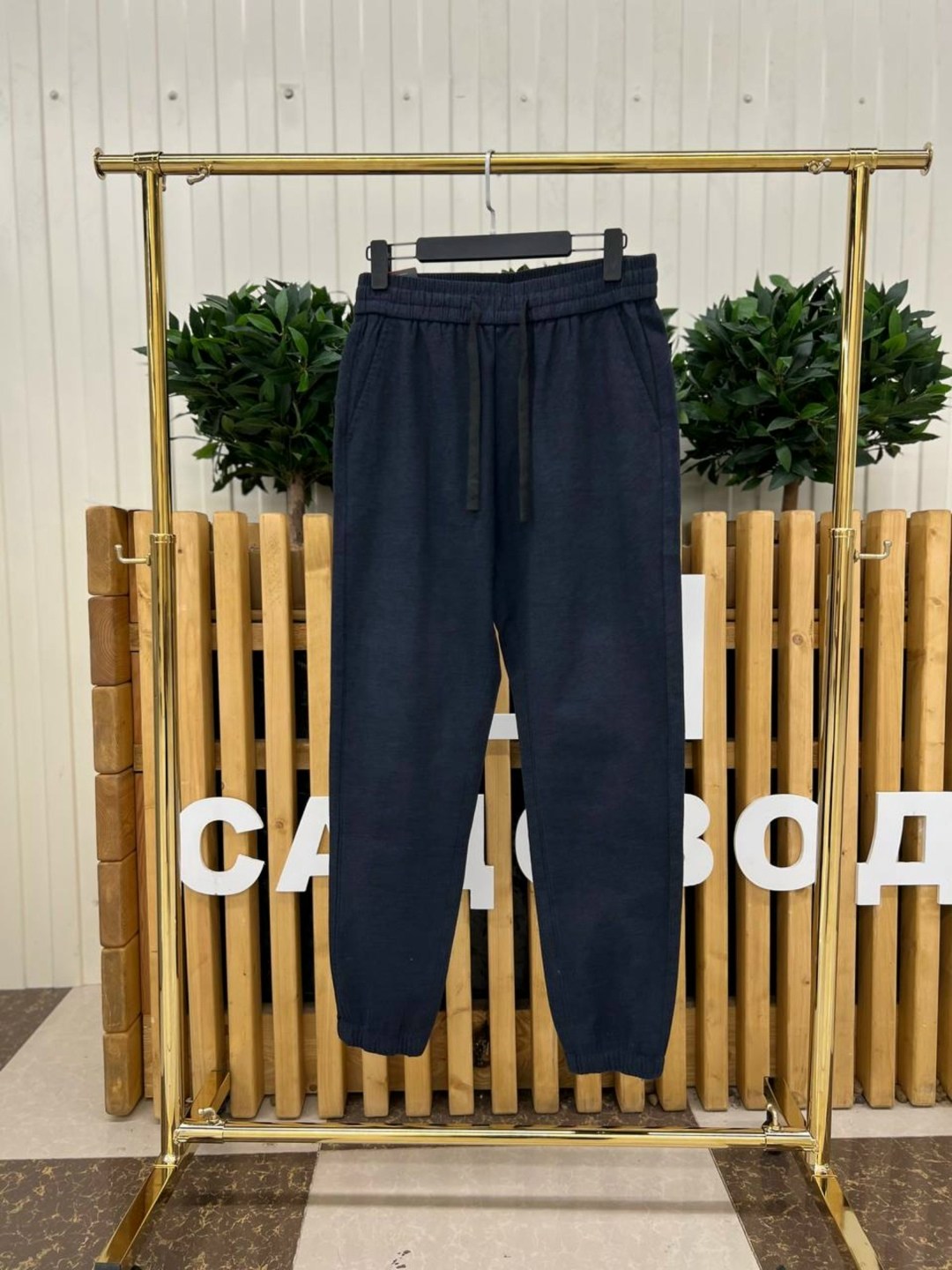 спортивные брюки,трикотажные брюки,спортивные брюки повседневные,брюки на завязках,карманы на трикотажных брюках