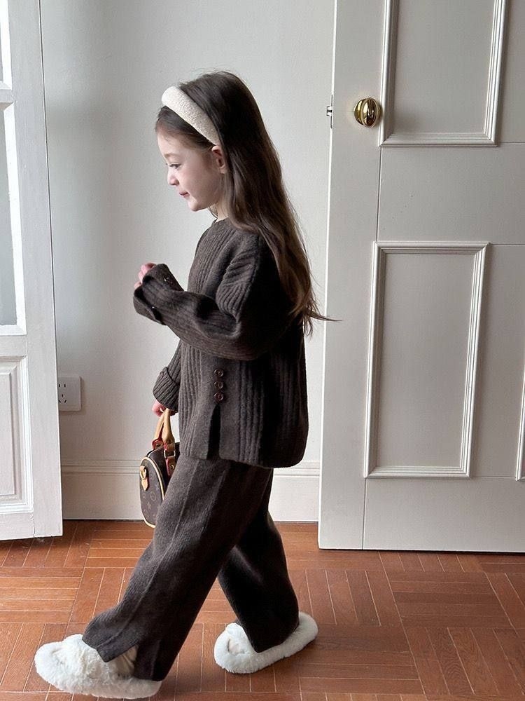 костюм детский теплый,свитер для девочек,костюмы для девочки,брюки вязаные,вязаные костюмы