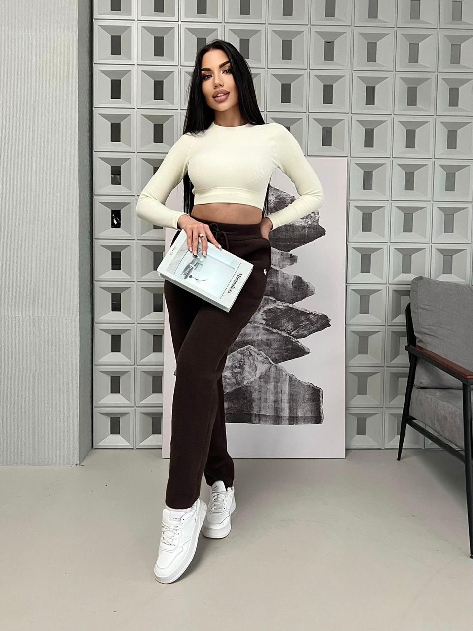 бежевый костюм,бежевые брюки,костюм трикотажный,трикотажные брюки,теплый вязаный костюм