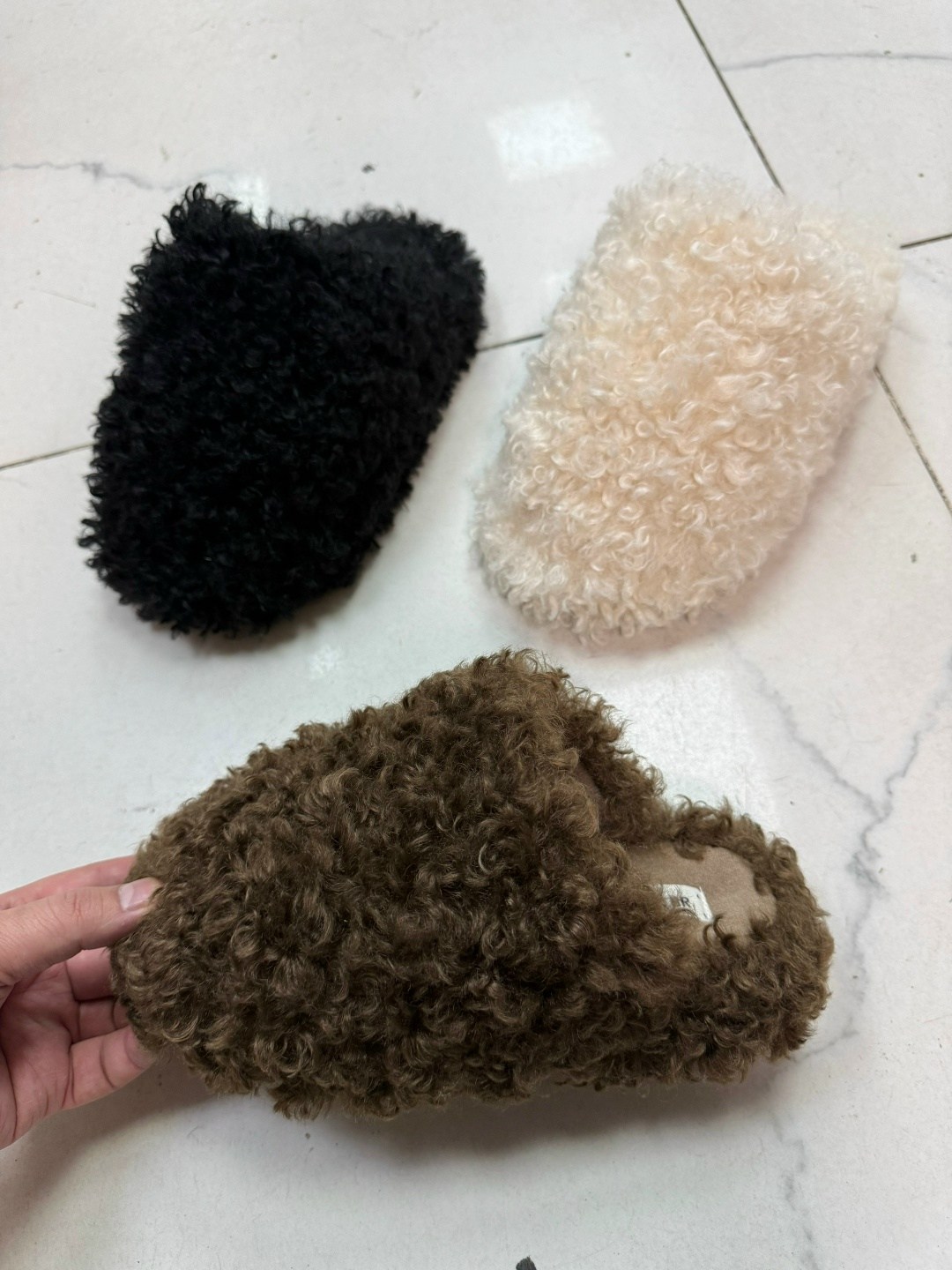 ,меховые тапочки,тапочки женские,тапочки модные,домашние меховые тапочки