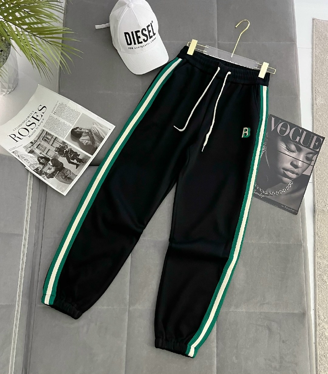 брюки спортивные,брюки спортивные джоггеры с лампасами,стильные брюки спортивные,штаны с лампасами,брюки cпортивные утепленные