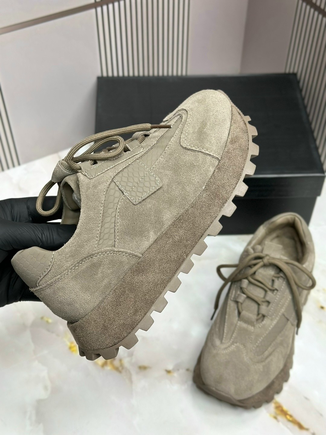 ,кроссовки замшевые,кроссовки женскиe,кроссовки для женщин,кроссовки коричневые женские