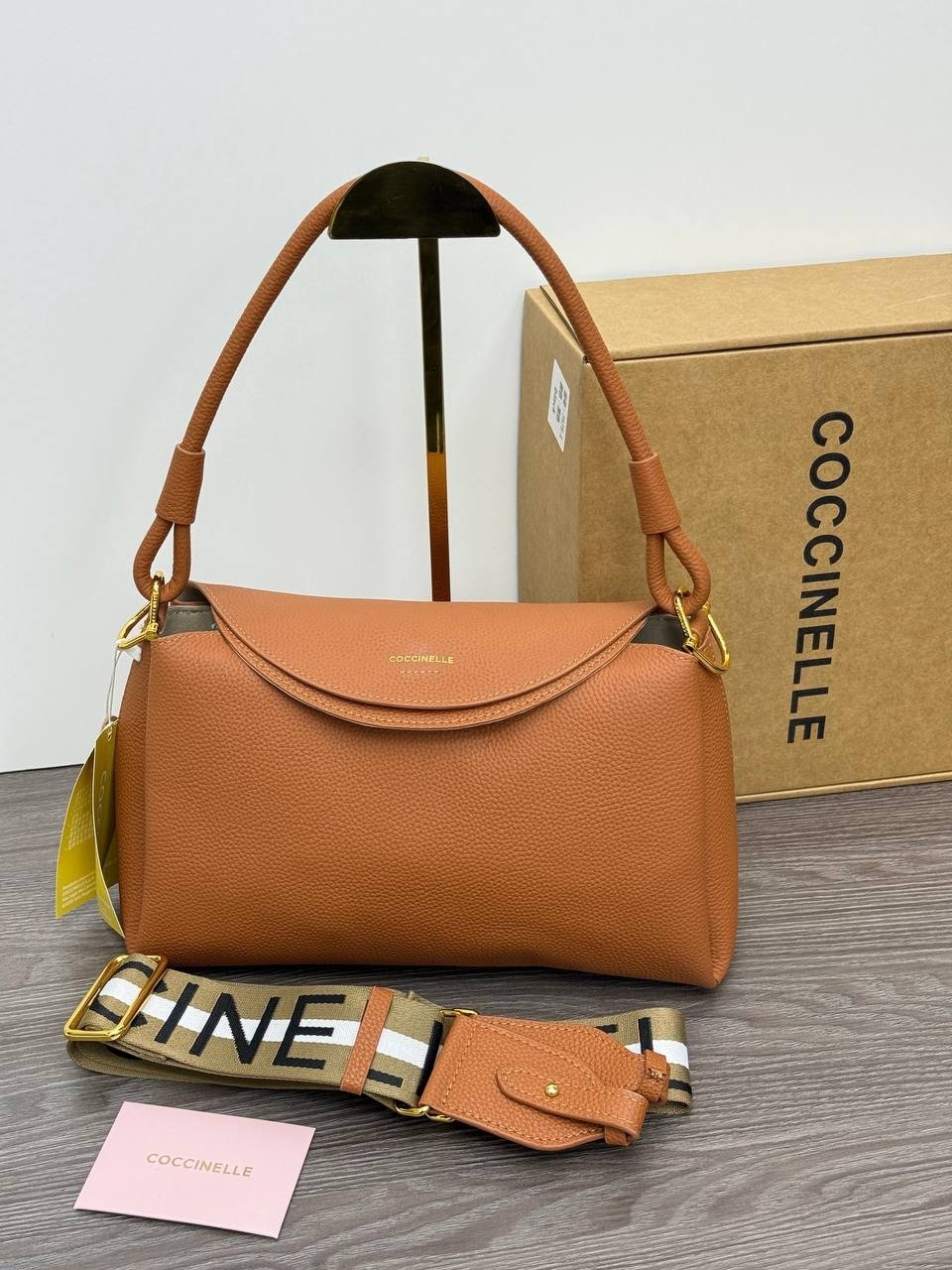 coccinelle сумка,женская сумка coccinelle,сумка женская,сумка,женская брендовая сумка