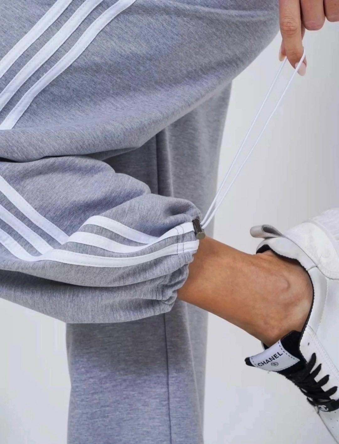 спортивные штаны широкие,спортивные штаны женские широкие,брюки спортивные женская,женские спортивные штаны,спортивные брюки