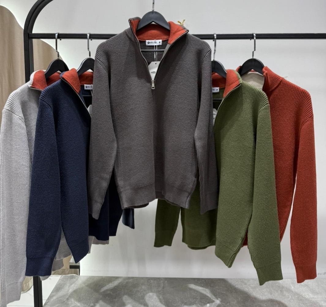 свитер с воротником,трикотажный свитер,стильный свитер,свитера с капюшоном,теплый свитер