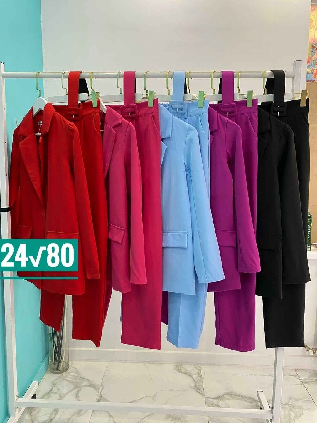 костюмы женские,костюм женский тройка,красный брючный костюм женский,брючные костюмы женские,модные костюмы