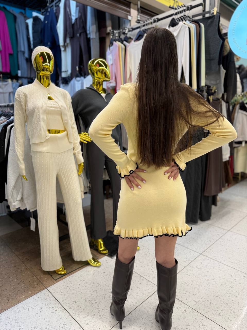 платье с оборками,платье женская,трикотажное платье,платье,вязаное платье