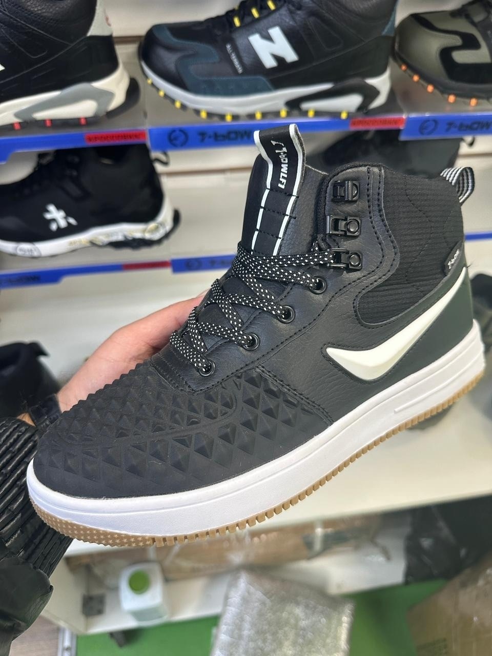 кроссовки nike lunar force 1 duckboot,кроссовки nike lunar force 1,кроссовки зимние nike,кроссовки зимние nike lunar force 1 duckboot,мужские кроссовки nike lunar force 1 duckboot