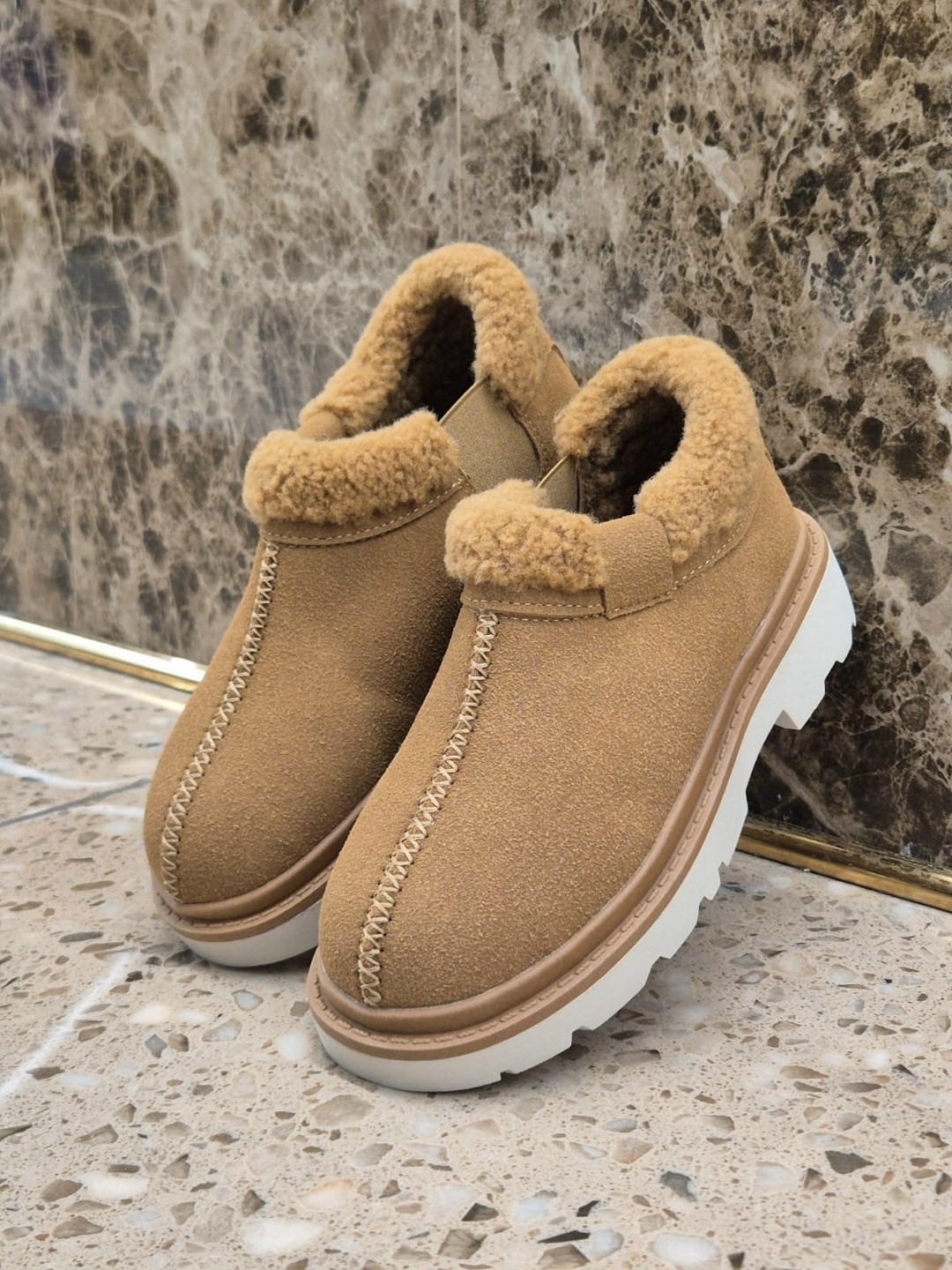 ,женская зимняя ,меховая ,зимняя ,замшевые ботинки