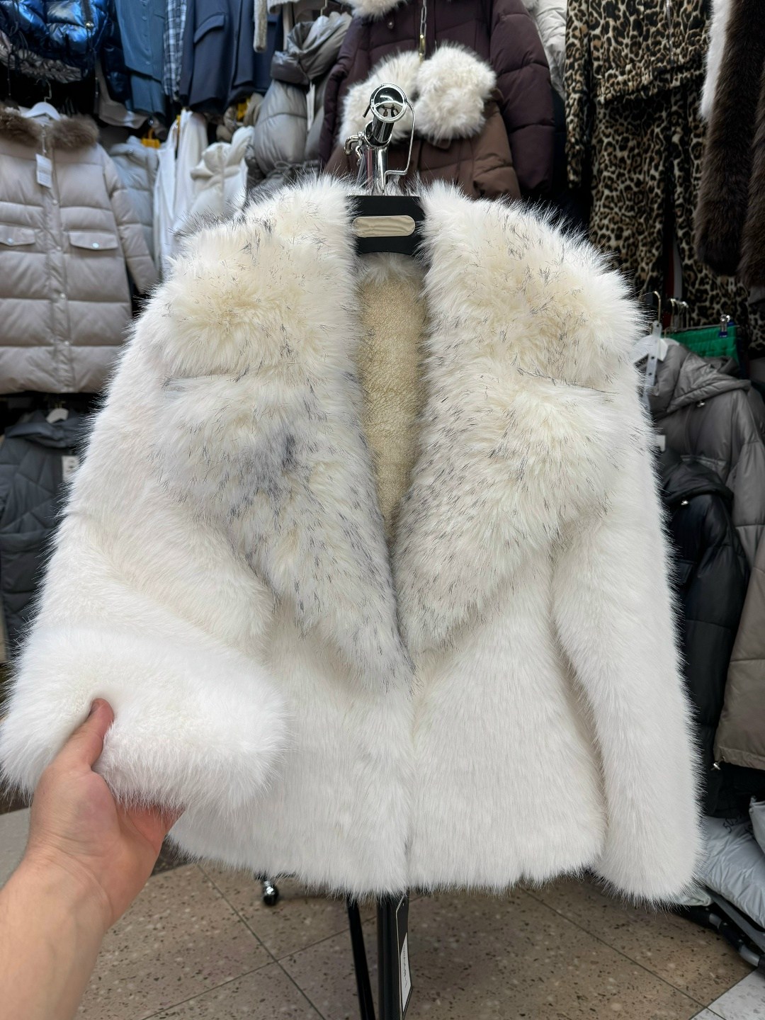 шуба короткая,шубка,женская шуба,julien macdonald шуба с чернобуркой норковая,шуба с воротником