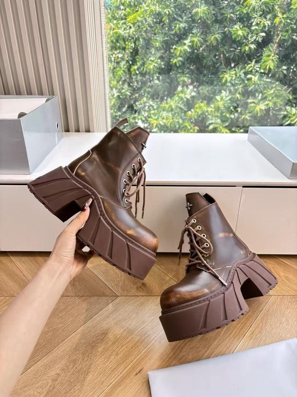 ,ботинки женские,женская ,модные ботинки,женские ботинки на платформе