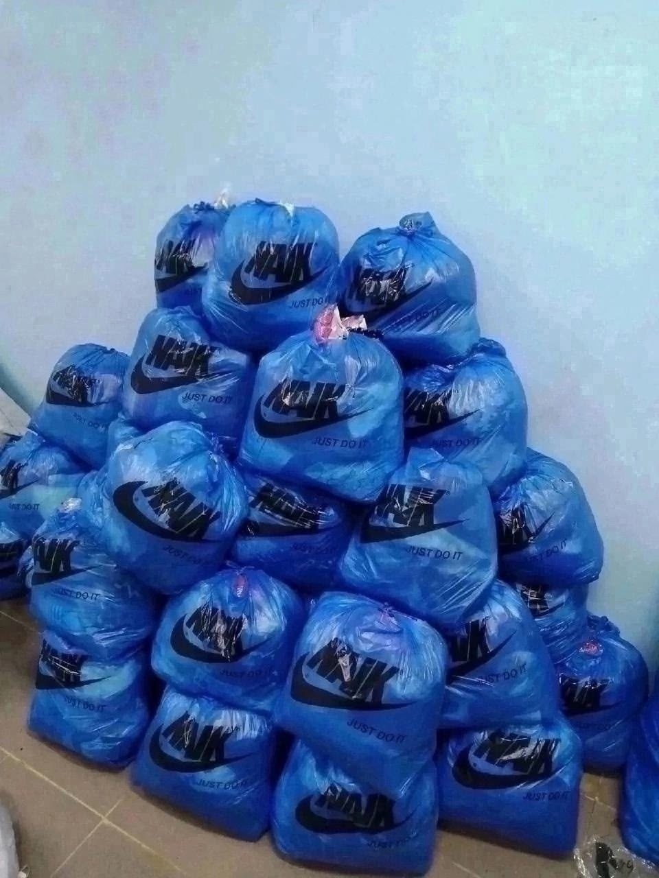 в пакете,рынок ,пакеты ,большие пакеты,сток одежда