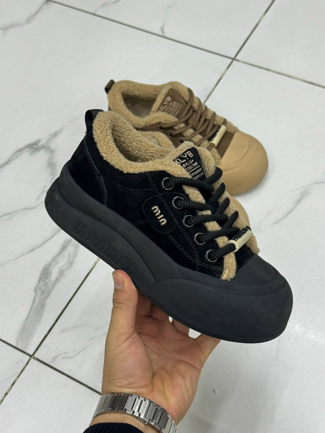 ,кроссовки женскиe,спортивная , женская,теплые кроссовки