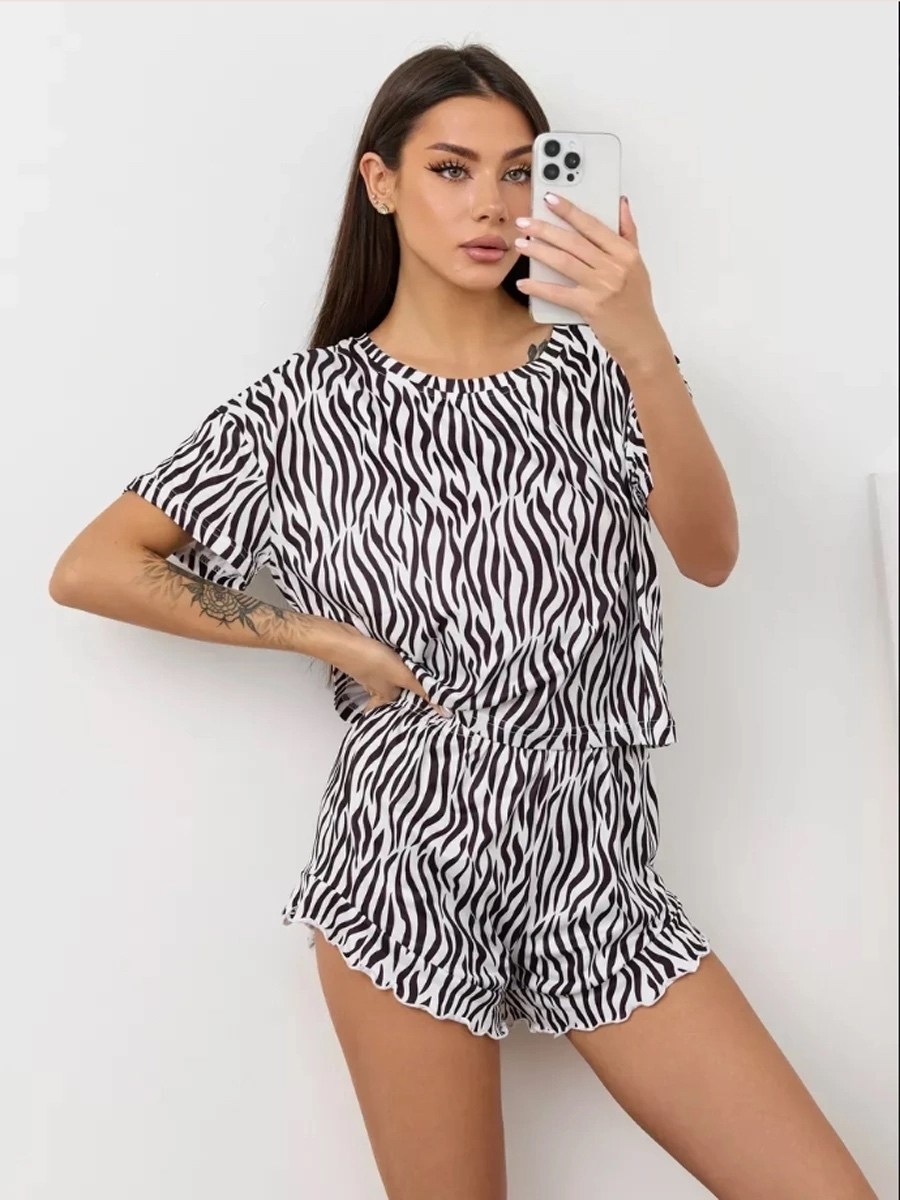 женская пижама с шортами,женский костюм с шортами,пижама с шортами зебра,пижамы женски,стильная пижама с шортами