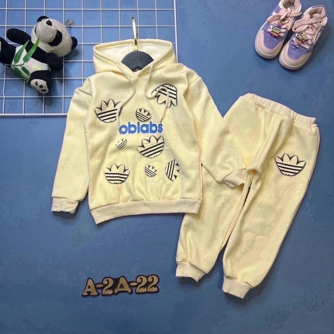 поставщики детской одежды, ,костюмы детские,костюмы спортивные для девочки,костюм молочный