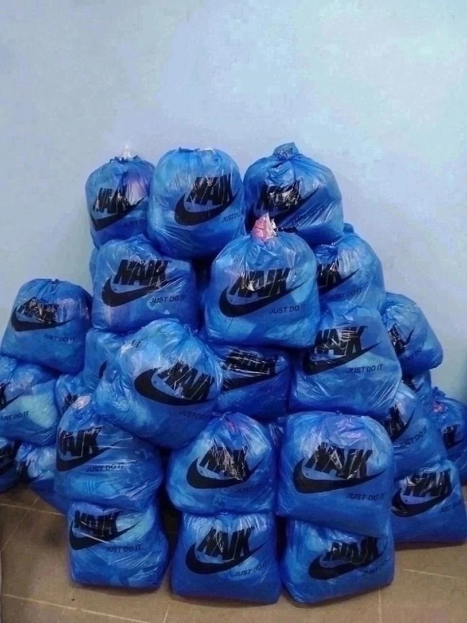 в пакете,рынок ,пакеты ,большие пакеты,сток одежда