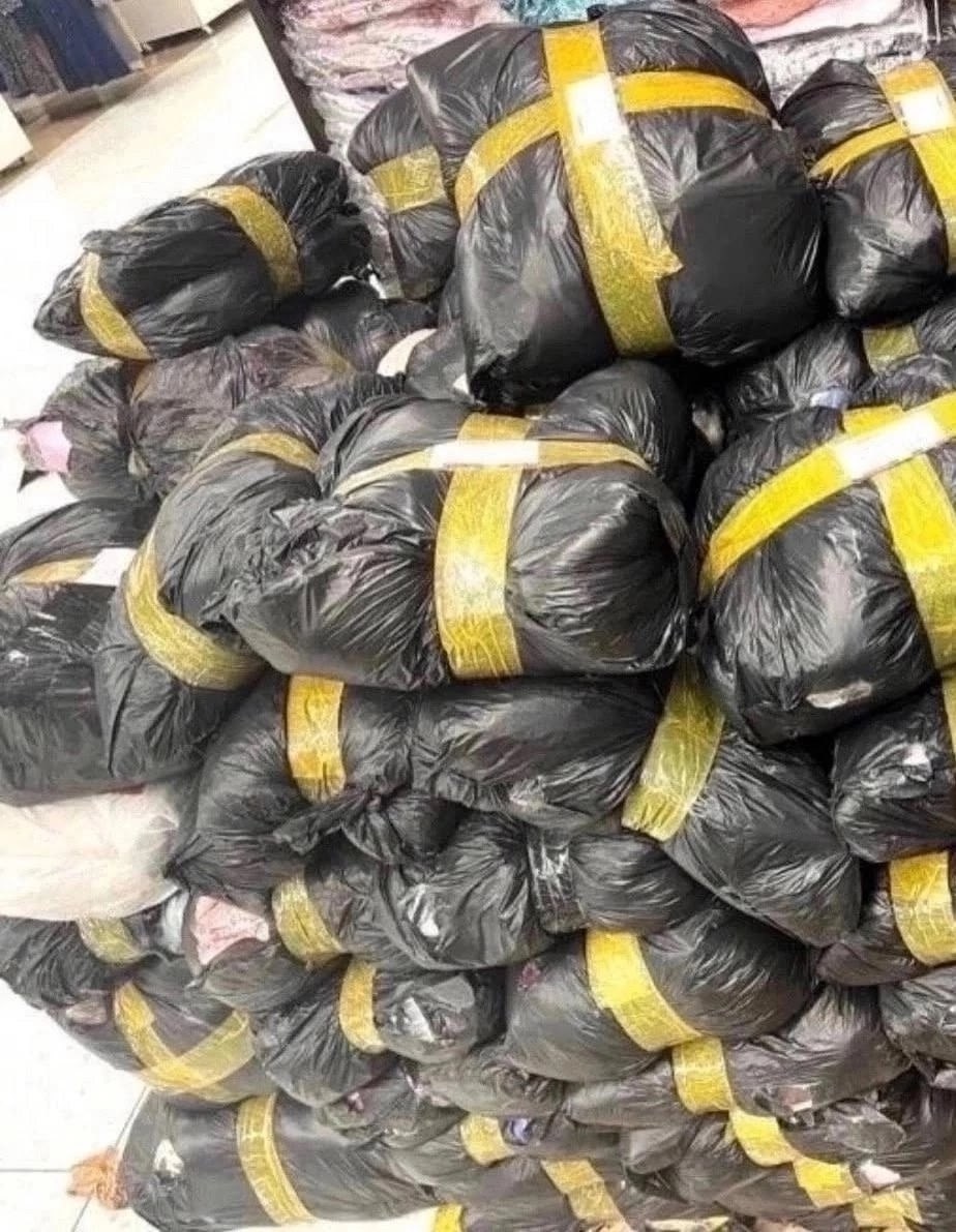 в пакете,рынок ,пакеты ,большие пакеты,сток одежда