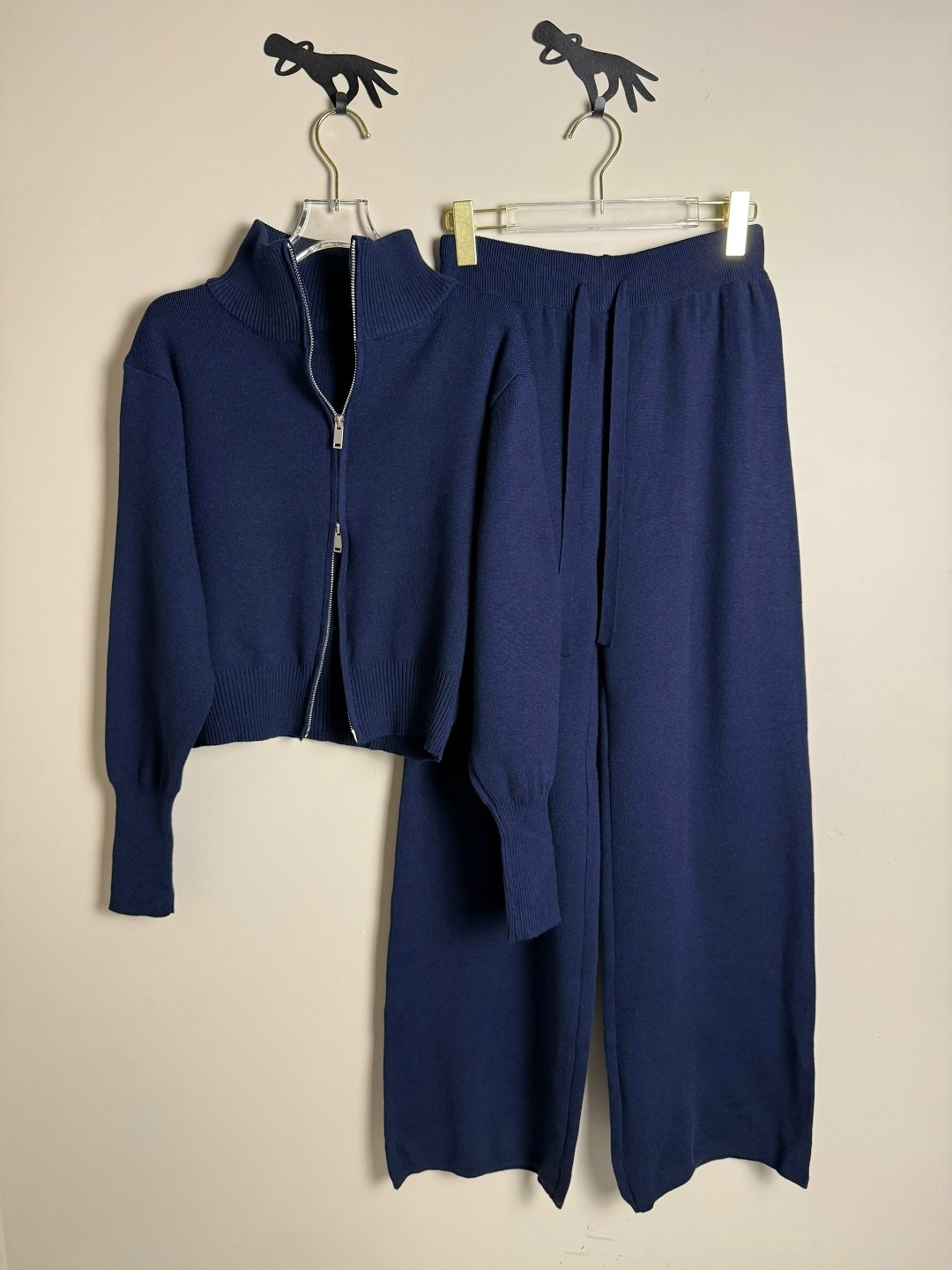 костюм двойка кашемир,трикотажные костюмы,костюм повседневный,женские костюмы спортивные