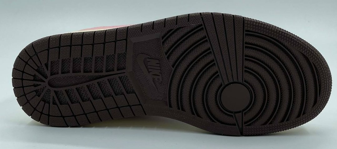 nike air jordan 1 low travis scott reverse mocha,кроссовки air jordan 1 low mocha,air jordan 1 low travis scott,кроссовки nike air jordan 1 low,air jordan 1 low