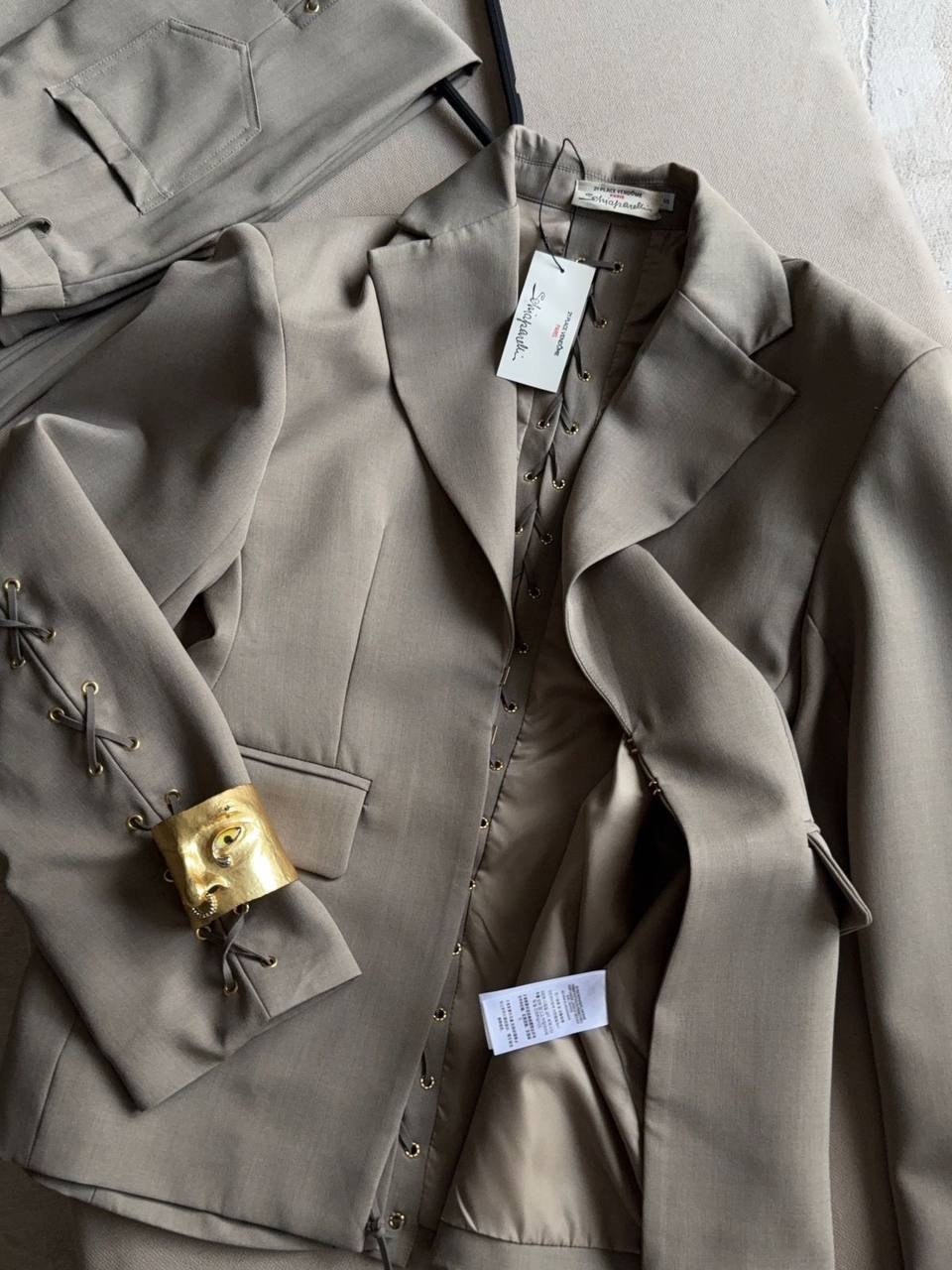 костюмы брючные,костюмы женские брючные,брючный костюм элегантный,брючные костюмы 2025-2025,модные брючные костюмы