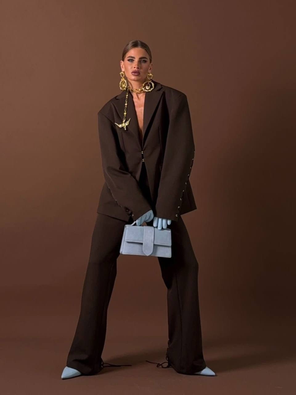 брючные костюмы женские,модные образы,женские костюмы,коричневый костюм