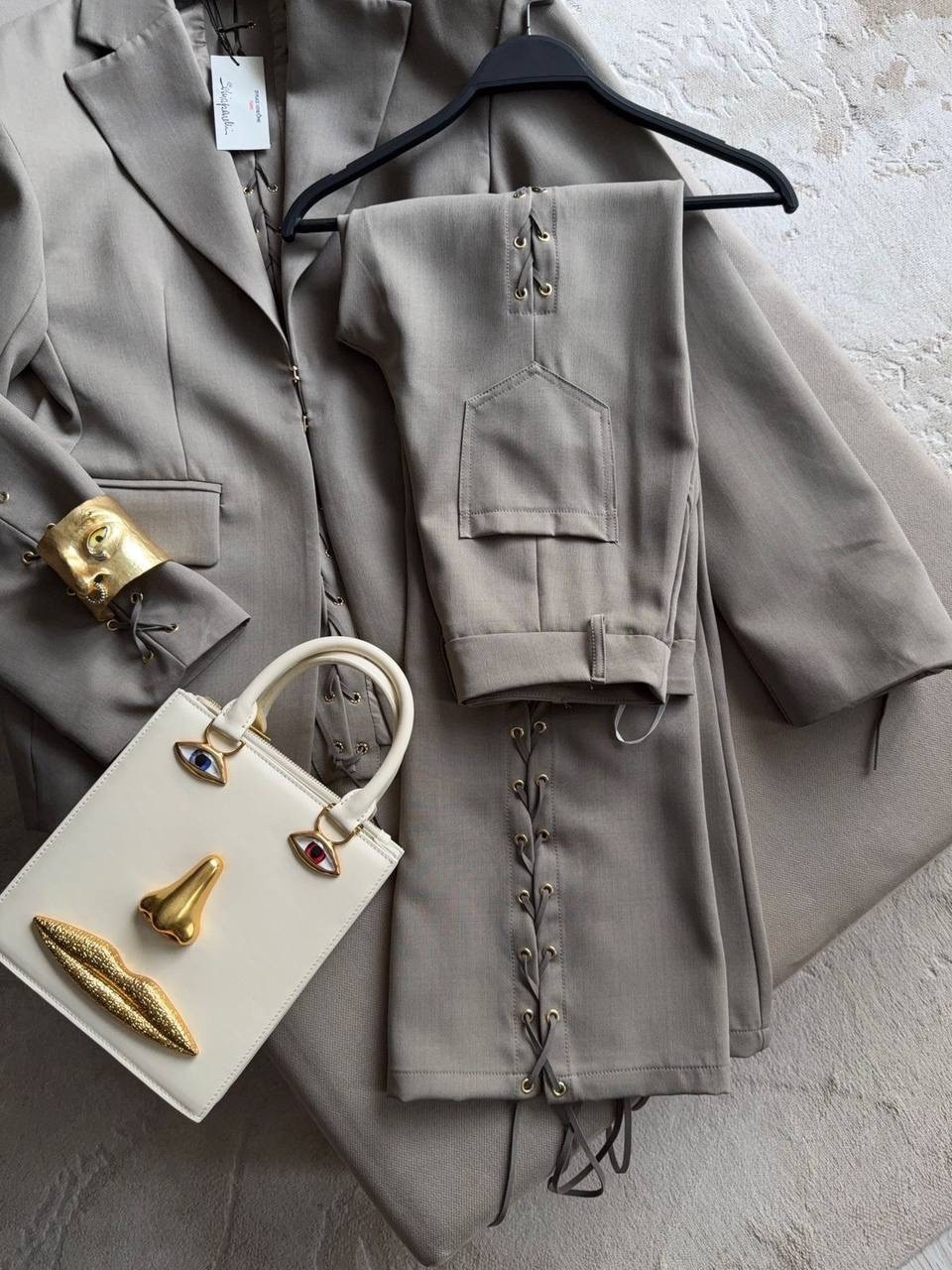 костюмы брючные,костюмы женские брючные,брючный костюм элегантный,брючные костюмы 2025-2025,модные брючные костюмы