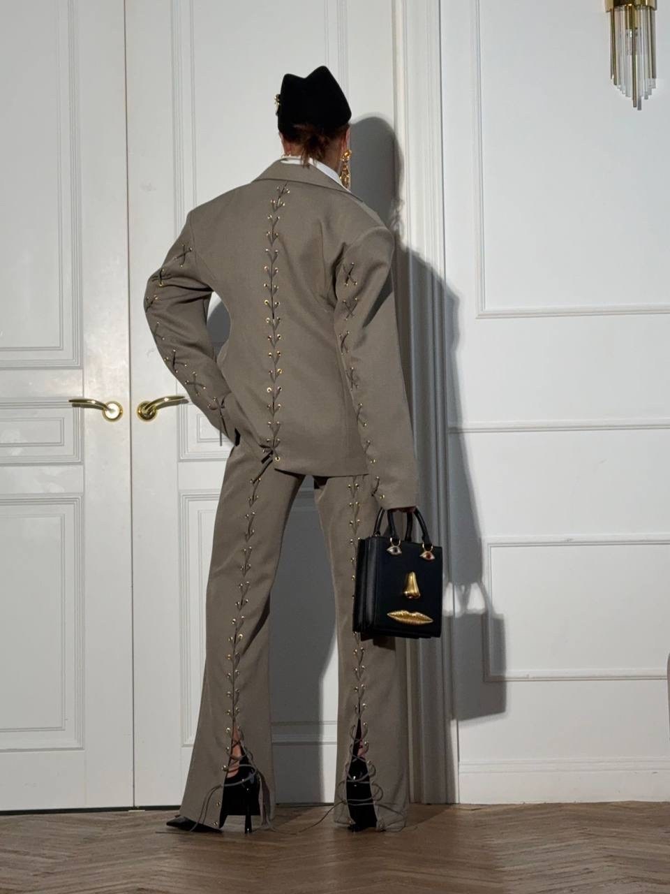 костюмы брючные,костюмы женские брючные,брючный костюм элегантный,брючные костюмы 2025-2025,модные брючные костюмы
