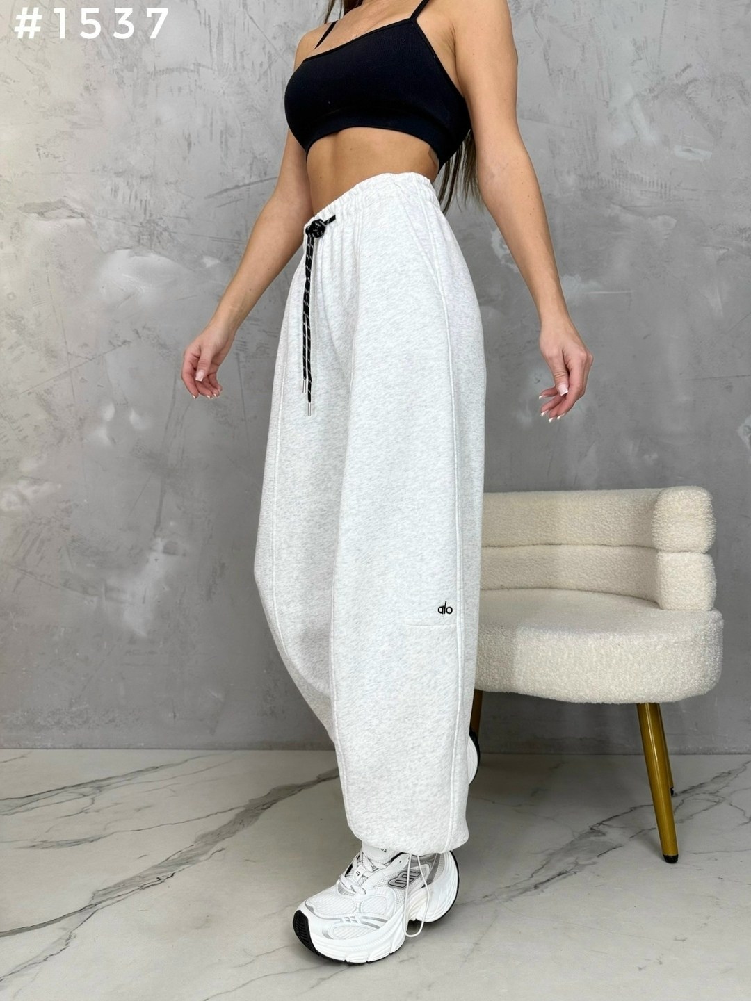 широкие спортивные штаны женские,женские спортивные штаны,серые спортивные штаны,брюки палаццо спортивные,спортивные штаны на флисе