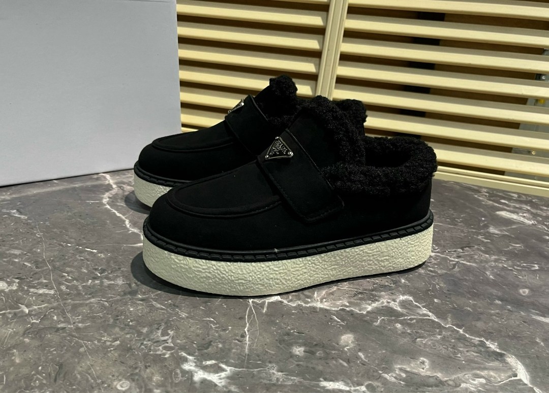 ,лоферы prada,женская ,лоферы с мехам,лоферы на меху