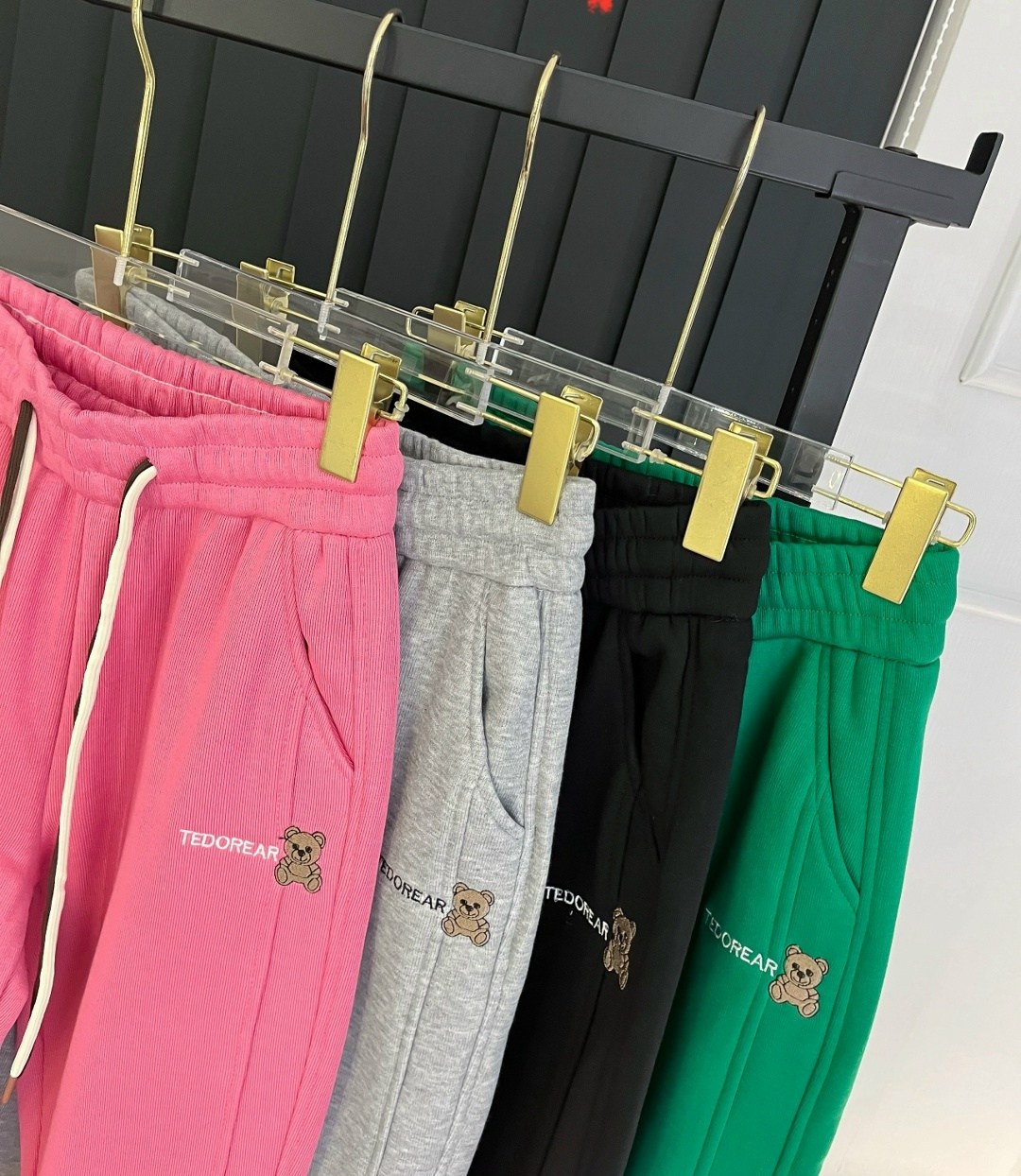 спортивные брюки,спортивные штаны,повседневные спортивные брюки,штаны модные,модные брюки