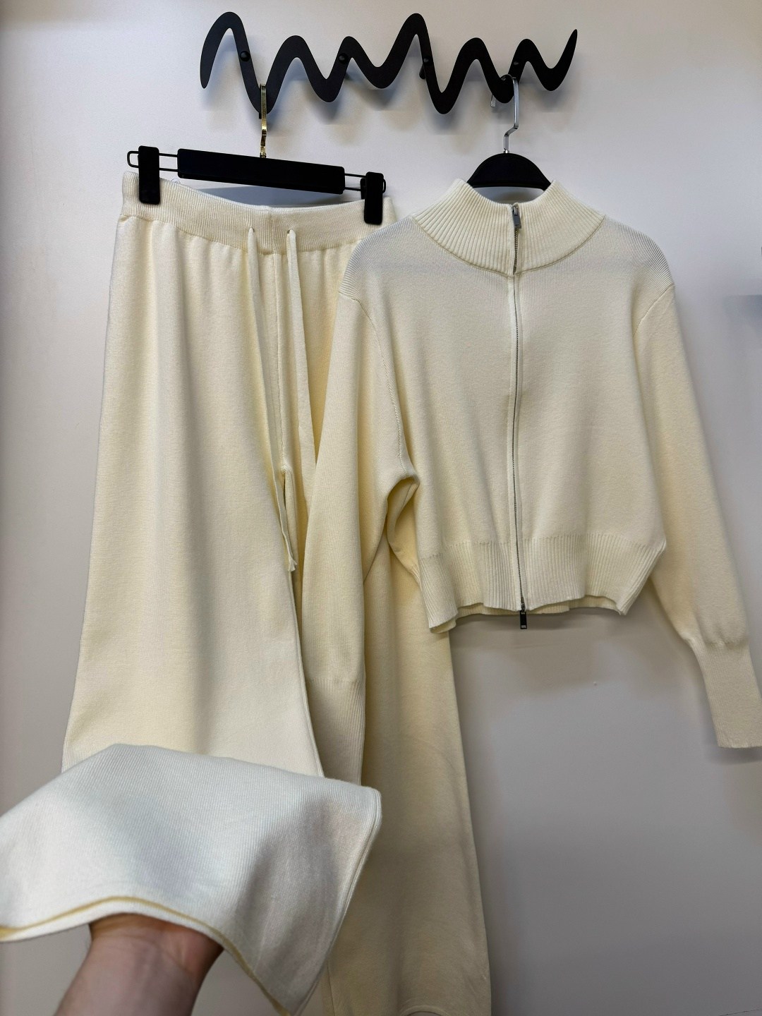 костюм двойка кашемир,трикотажные костюмы,костюм повседневный,женские костюмы спортивные