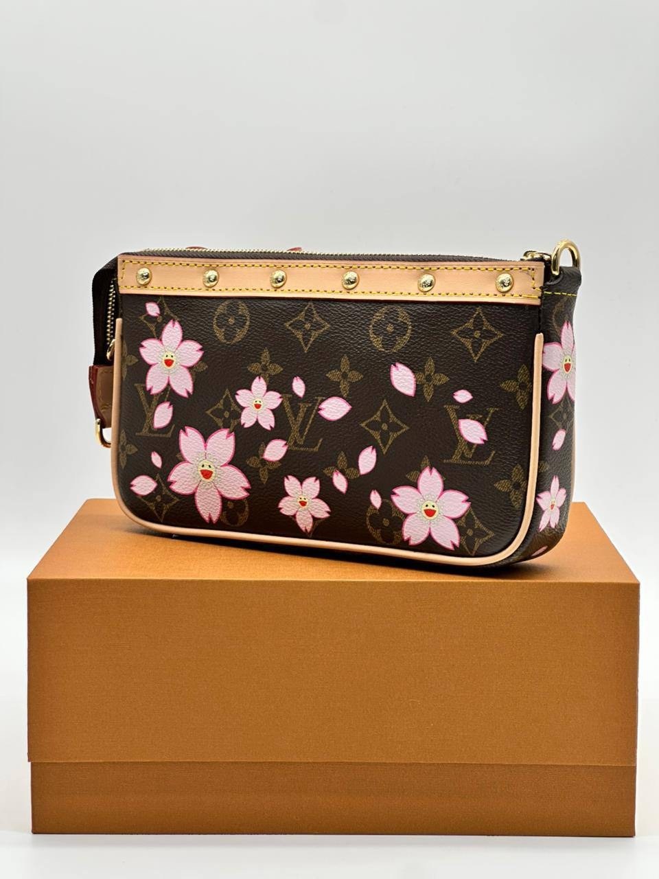 cумка louis vuitton,сумка женская louis vuitton,сумка луи виттон,louis vuitton сумка на плечо,винтажная луи виттон мураками сумка сакура