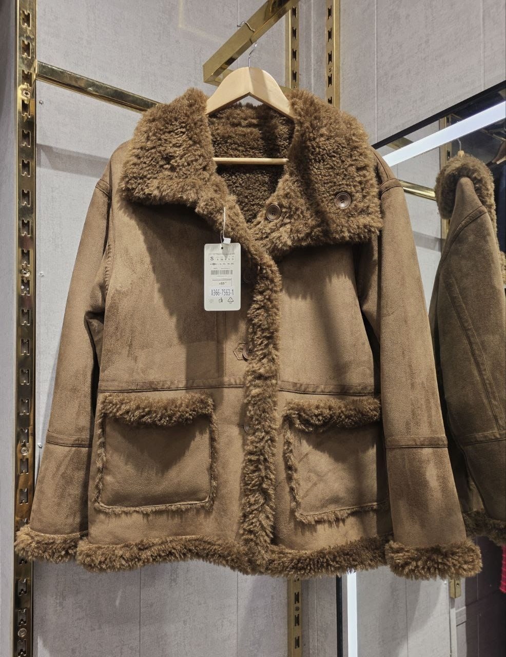 модная куртка,теплая куртка,замшевая куртка,меховая куртка,куртка из искусственного меха