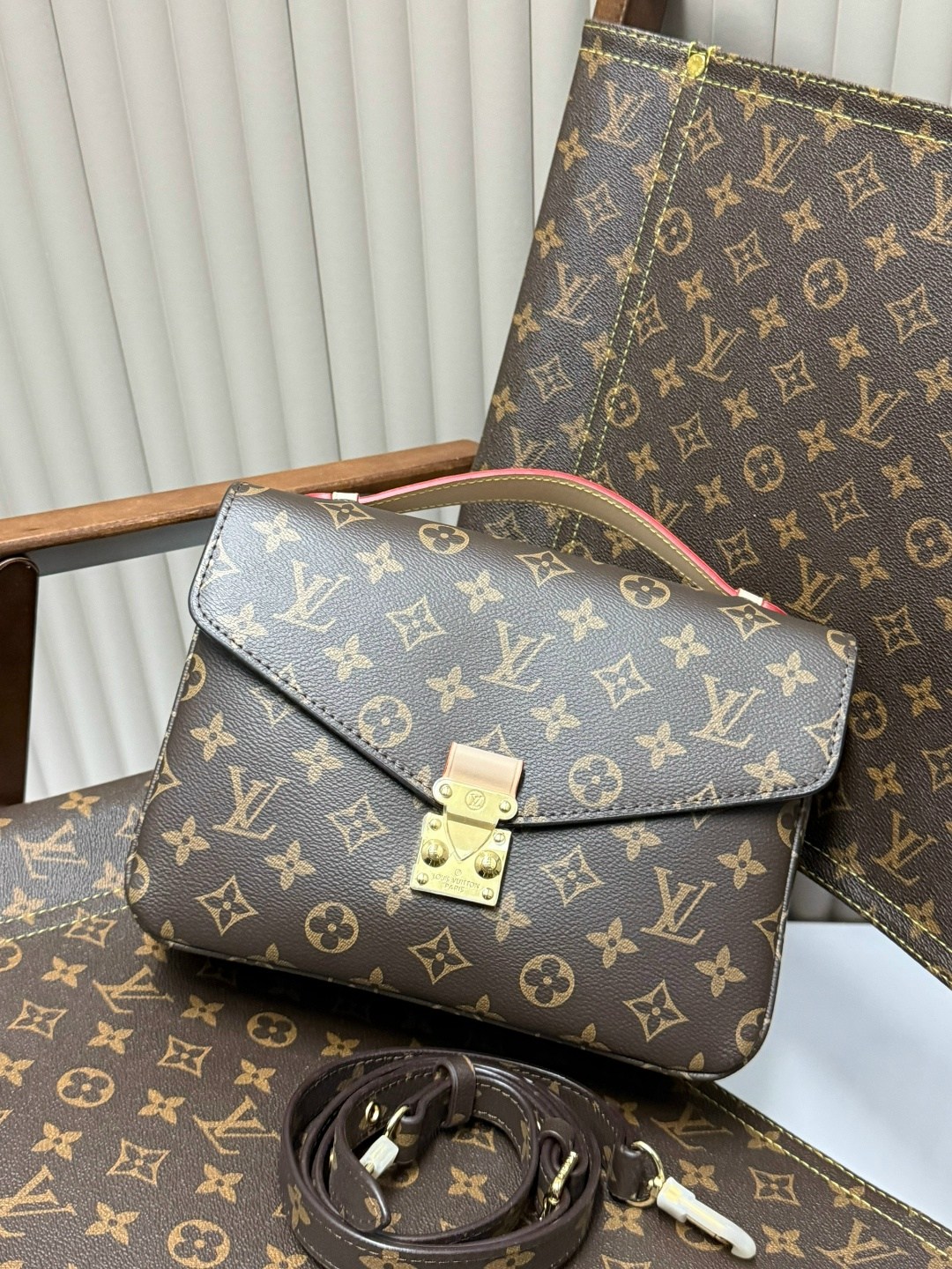 сумка женская louis vuitton,сумкa louis vuitton,луи виттон сумка,белая сумка луи виттон,сумка брендовая женская