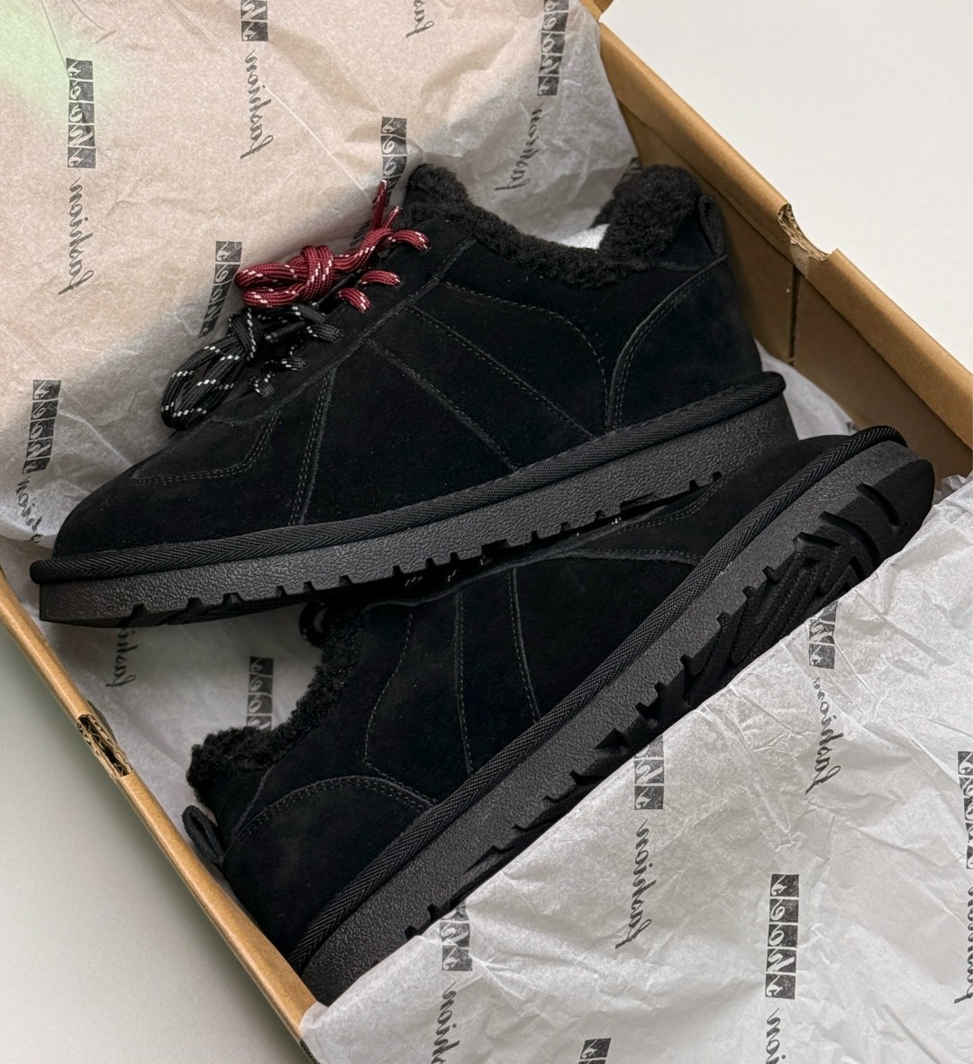 кроссовки замшевые,, угги,зимняя ,замшевые ботинки