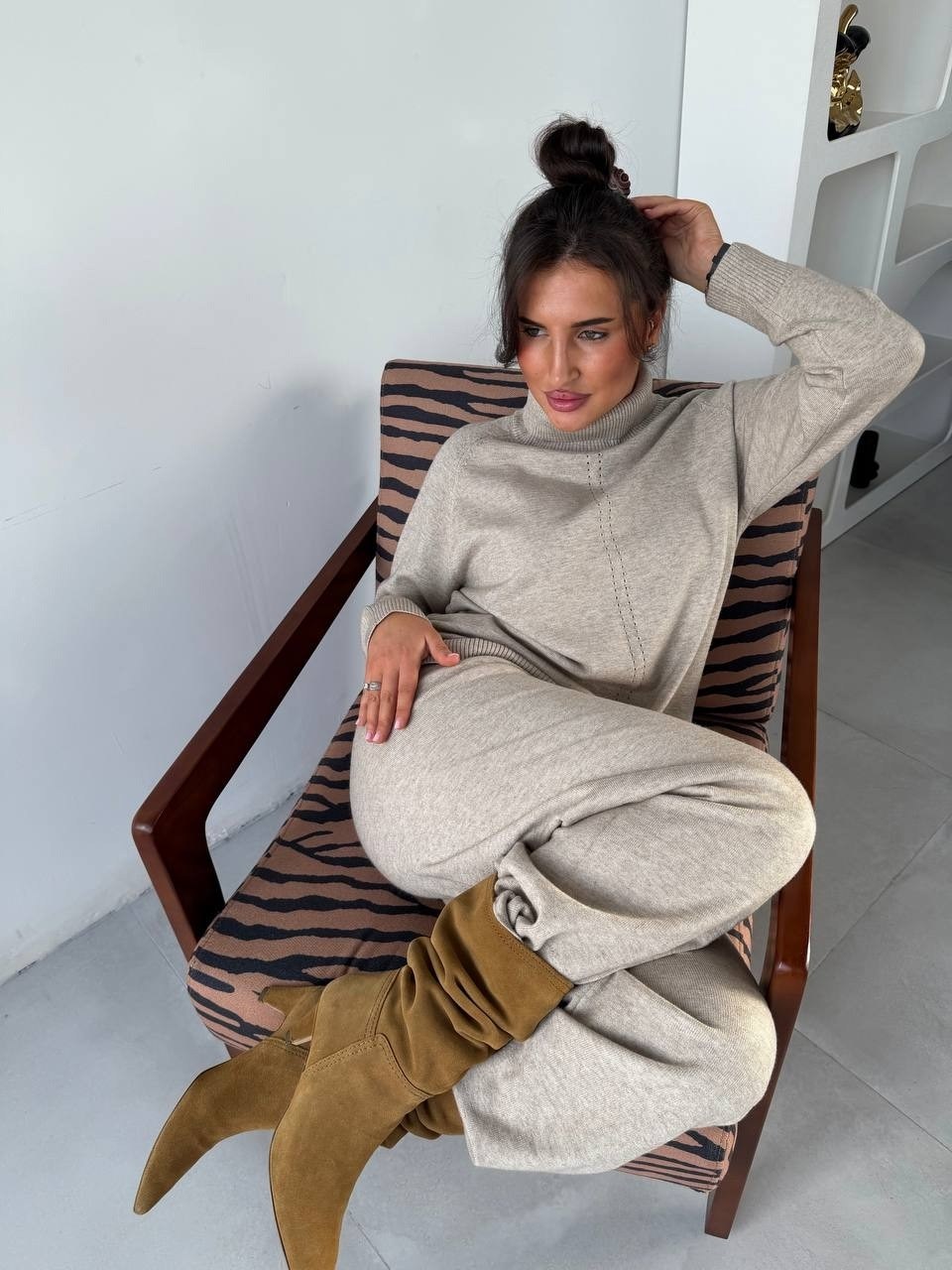 трикотажные костюмы,костюм вязаный брючный,костюм бежевый,трикотажный костюм с брюкам,теплый вязаный костюм