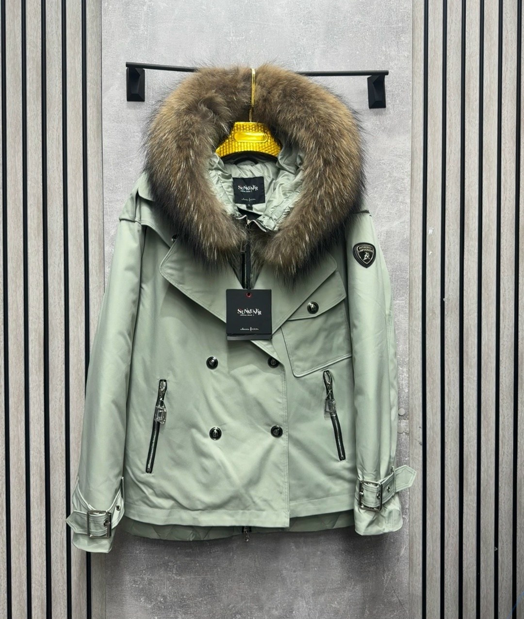 зимние куртки,парка с натуральным мехом,женская парка с натуральным мехом,парка с мехом,женская парка