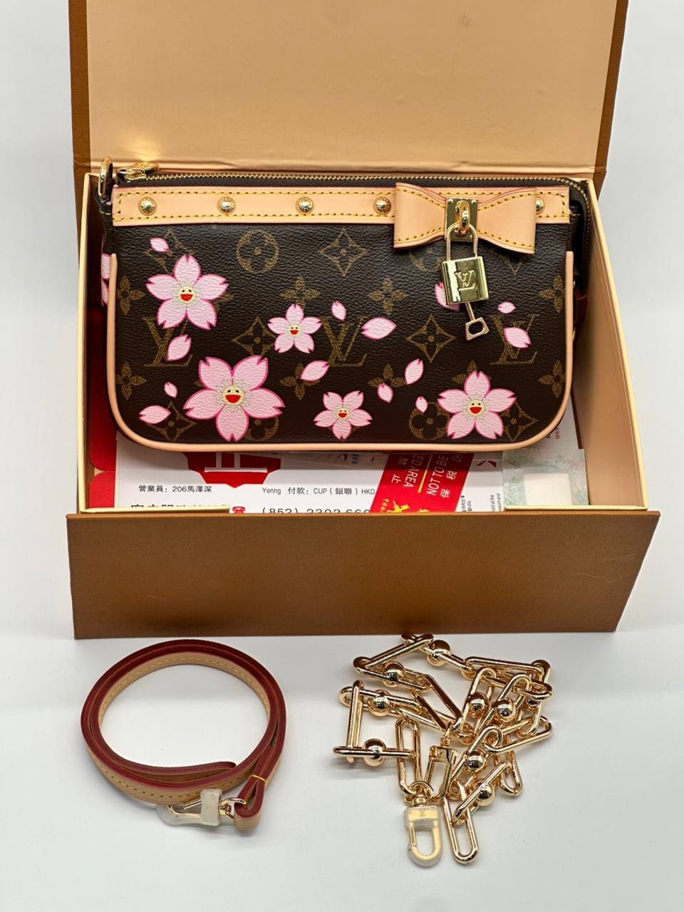 cумка louis vuitton,сумка женская louis vuitton,сумка луи виттон,louis vuitton сумка на плечо,винтажная луи виттон мураками сумка сакура